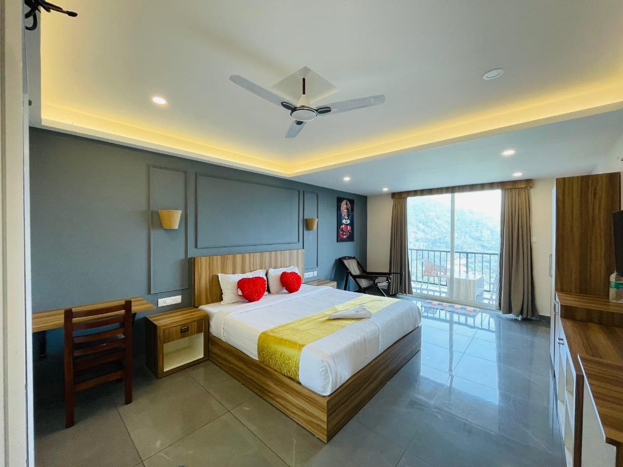 Deluxe Room - View 4